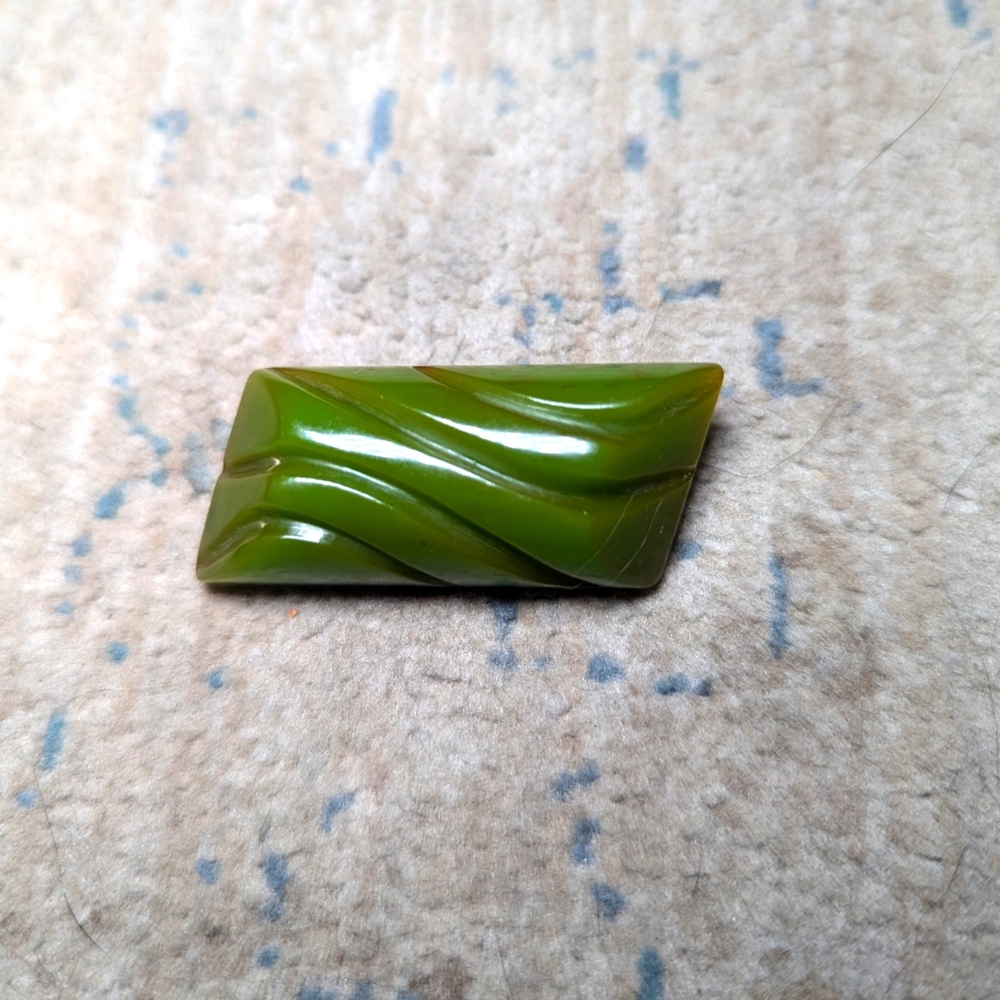 1930s 1940s Bakelite Brooch